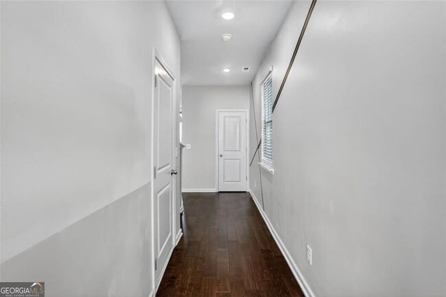 Building Photo - 1553 Spring Hollow Way