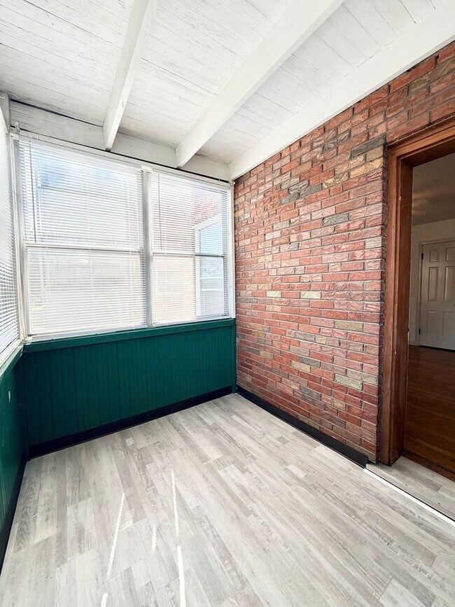Building Photo - 6339-6339 Sutherland Ave