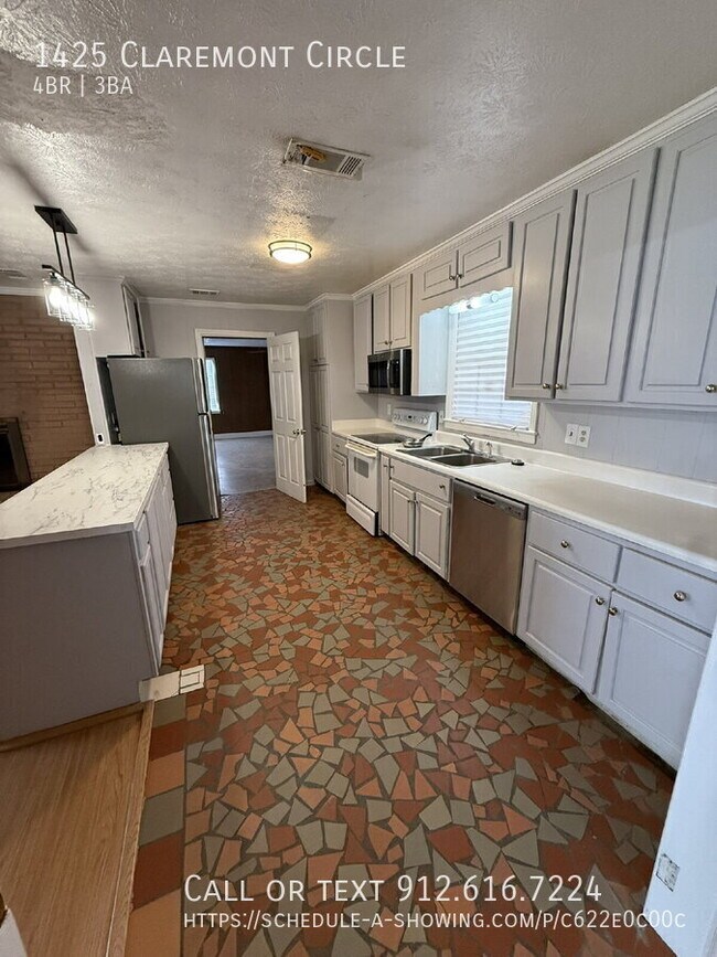 Building Photo - 1425 Claremont Cir