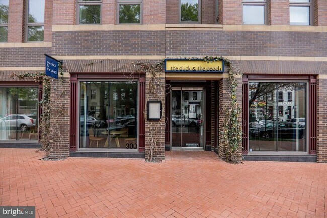 Building Photo - 1712 West Virginia Ave NE