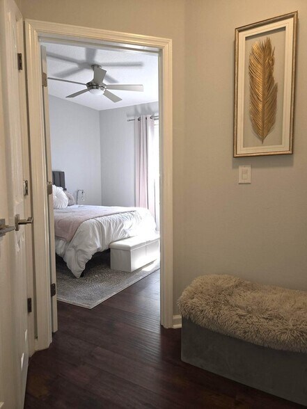 Building Photo - 2024 Alta Meadows Ln