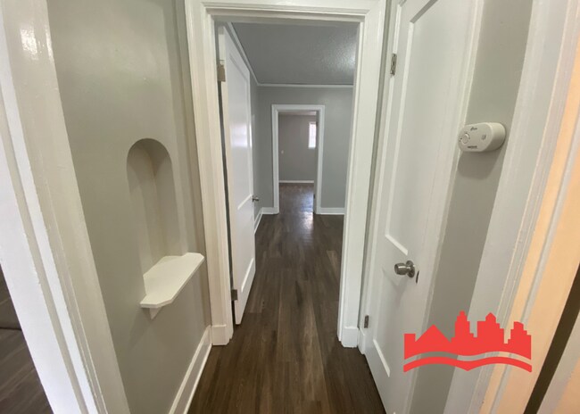 Building Photo - 944 Semmes St