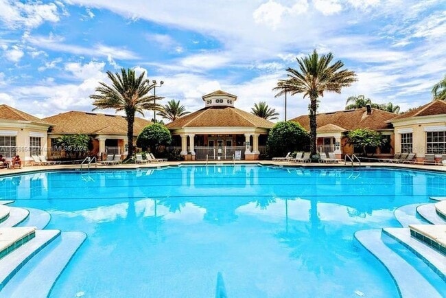 Building Photo - 8121 Fan Palm Way