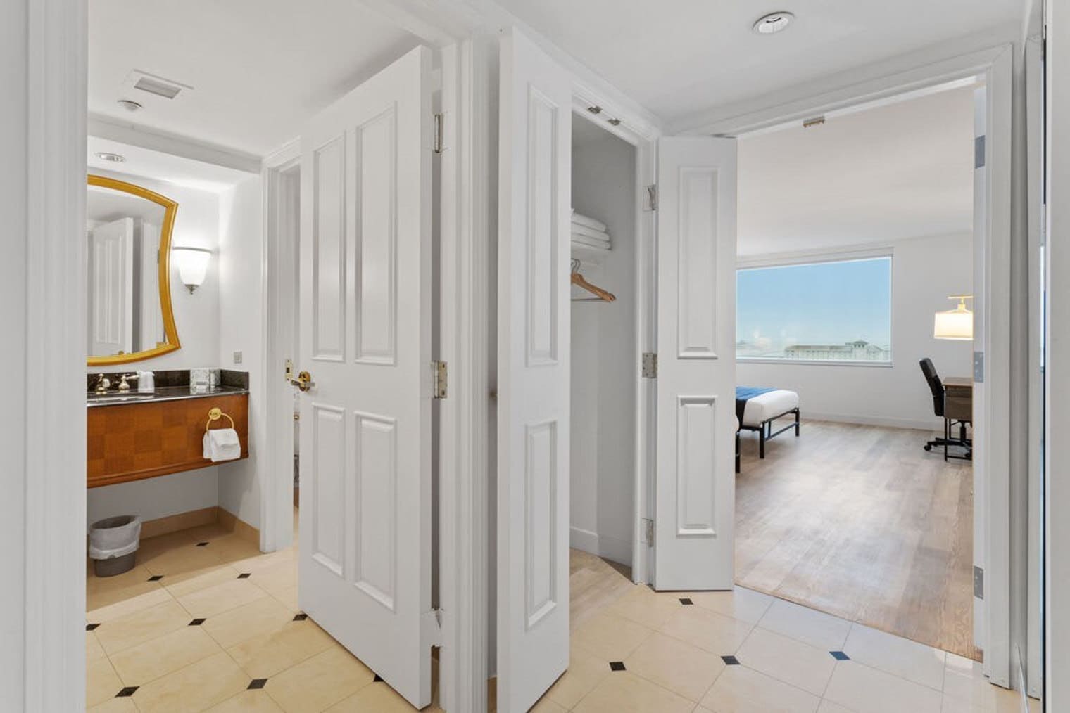 Building Photo - 810 Pacific Ave