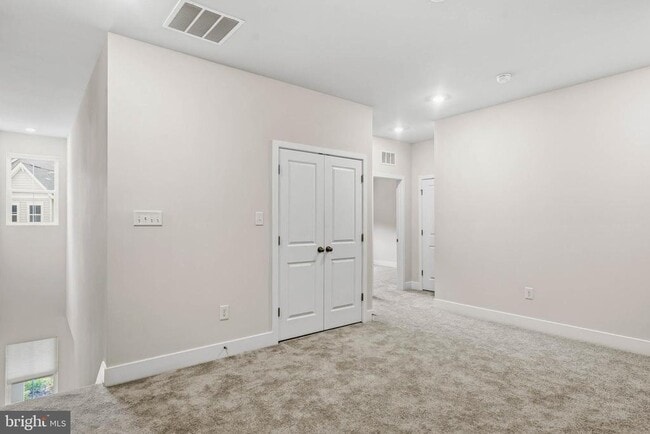 Building Photo - 32066 White Tail Dr