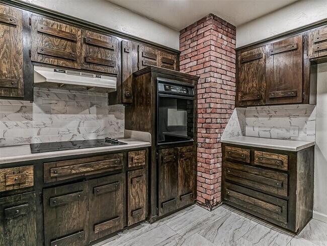 Building Photo - 1170 Mockingbird Cir