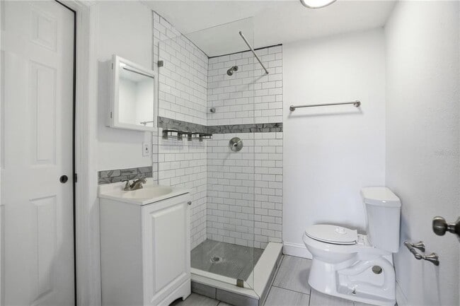 Building Photo - 3301 Rosefield Dr