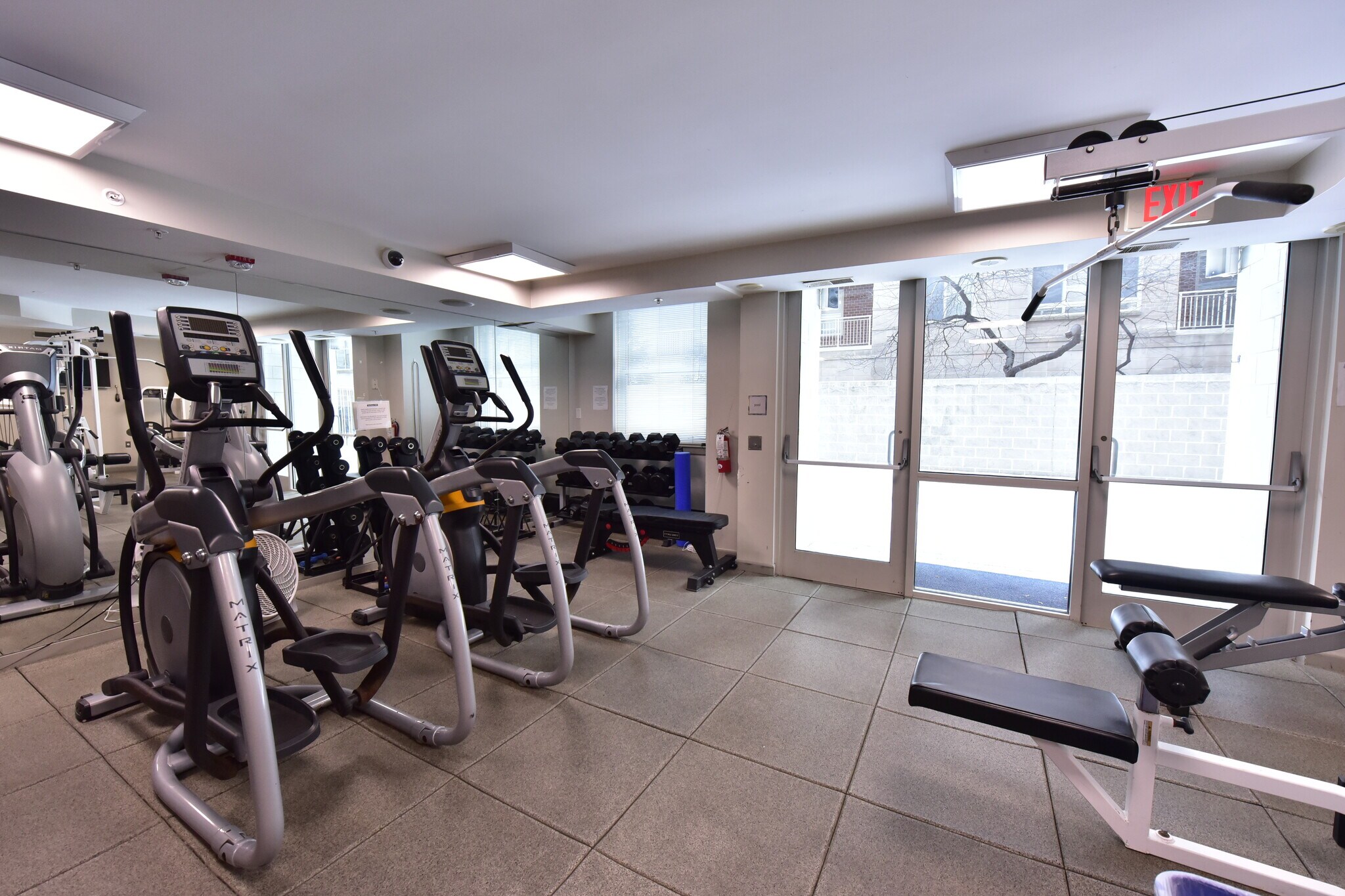 Building Photo - 880 N Pollard St