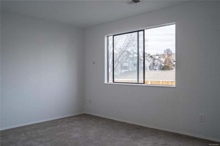 Building Photo - 313 W Lehow Ave