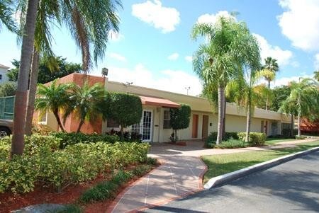 Building Photo - PARADISE ISLES APARTMENTS