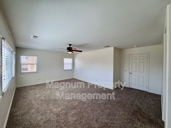 Building Photo - 44780 Rutherford St