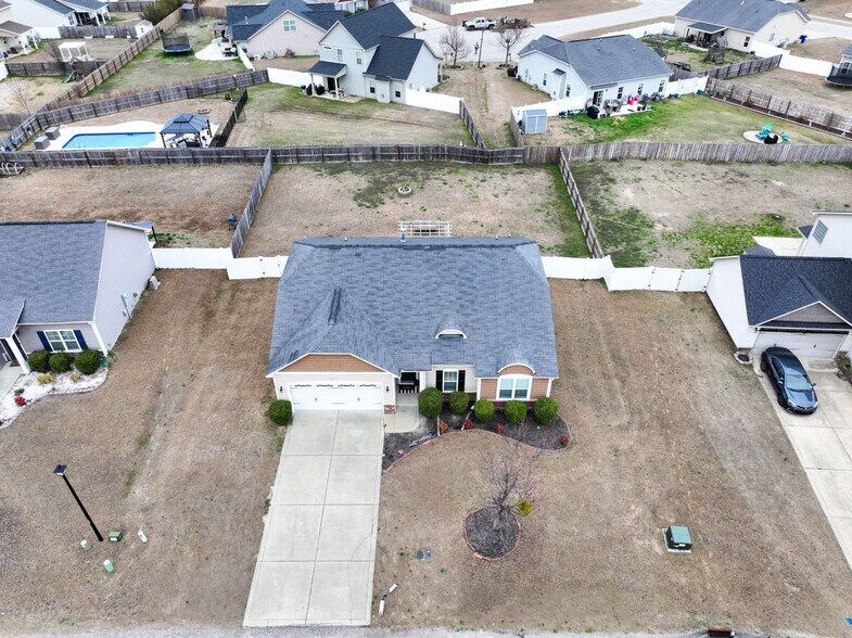 Building Photo - 601 Collinwood Dr