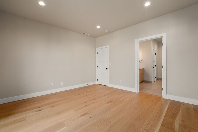 Building Photo - 2971 NW Polarstar Ave