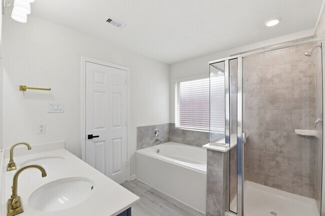 Building Photo - 10433 Russell Pines Dr