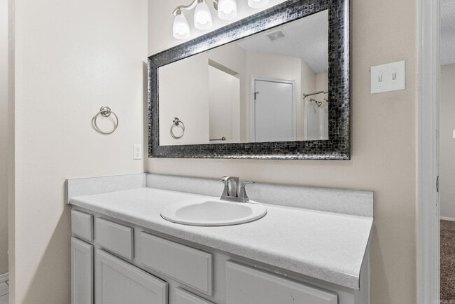 Building Photo - 10 Meadow Ridge Loop