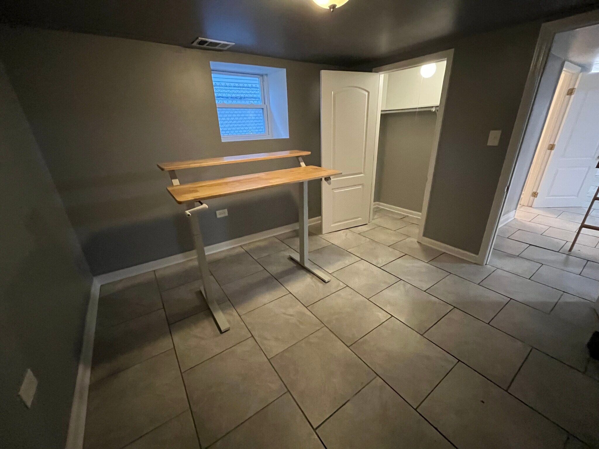 #2 bedroom - 5154 W EDDY ST