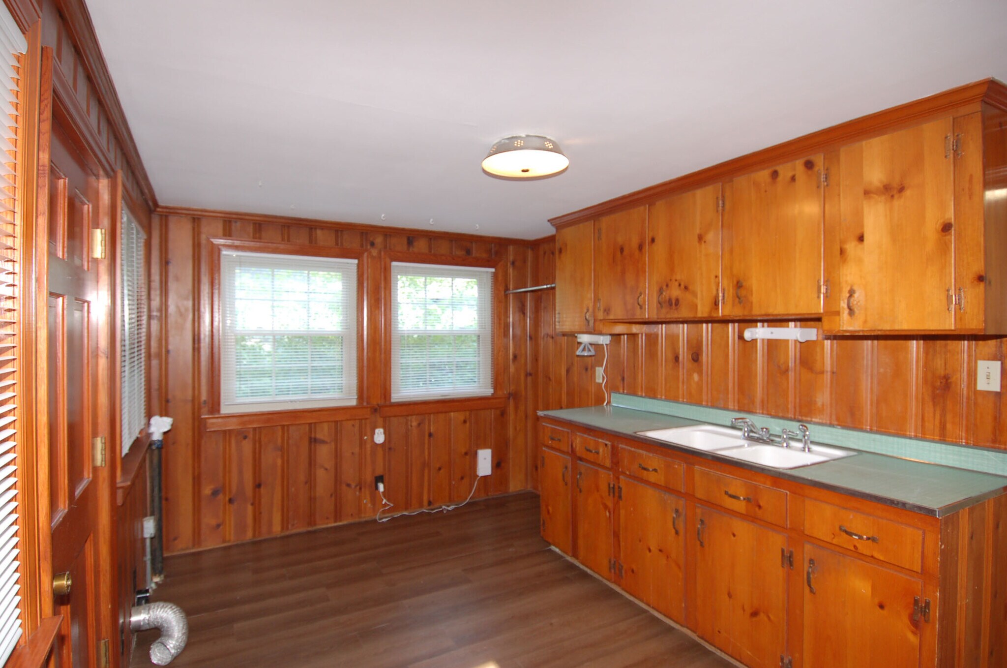 Building Photo - 706 Smedes Pl