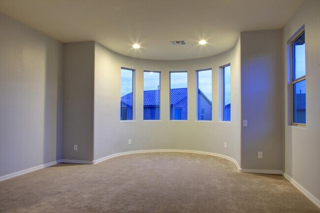 Building Photo - 3607 E Salter Dr