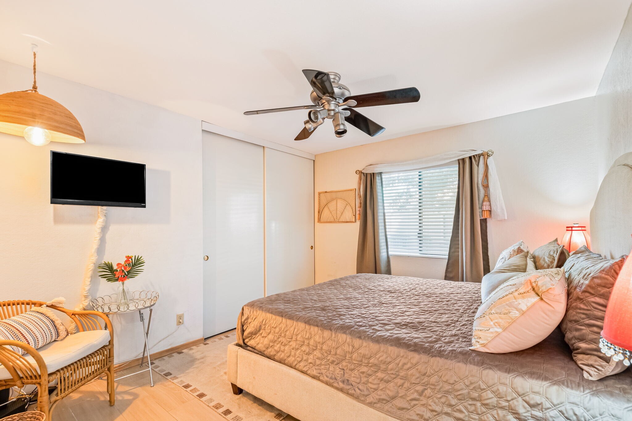 LAKE VIEW BEDROOM - 334 S Sierra Madre