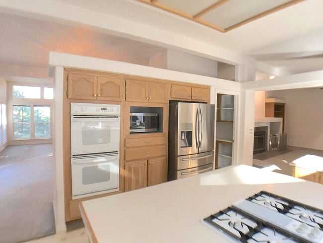 Building Photo - Jemez Mountains 3 bedroom with an open layout and large living areas and kitchen.