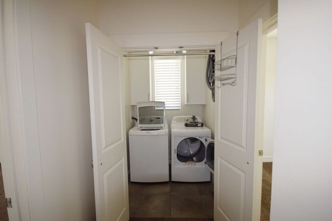 Building Photo - Grames-Daybreak