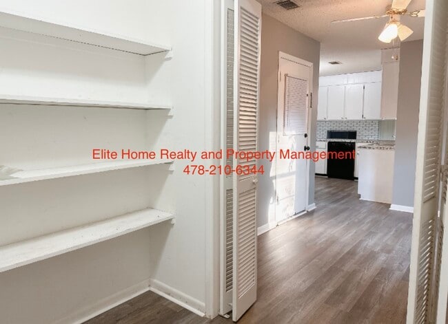 Building Photo - 233 Markwood Dr