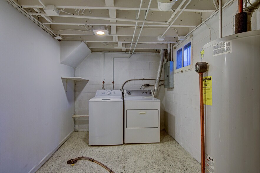 Building Photo - 5210 Rees St