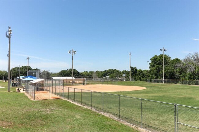 Building Photo - 200 Patrice Hope St