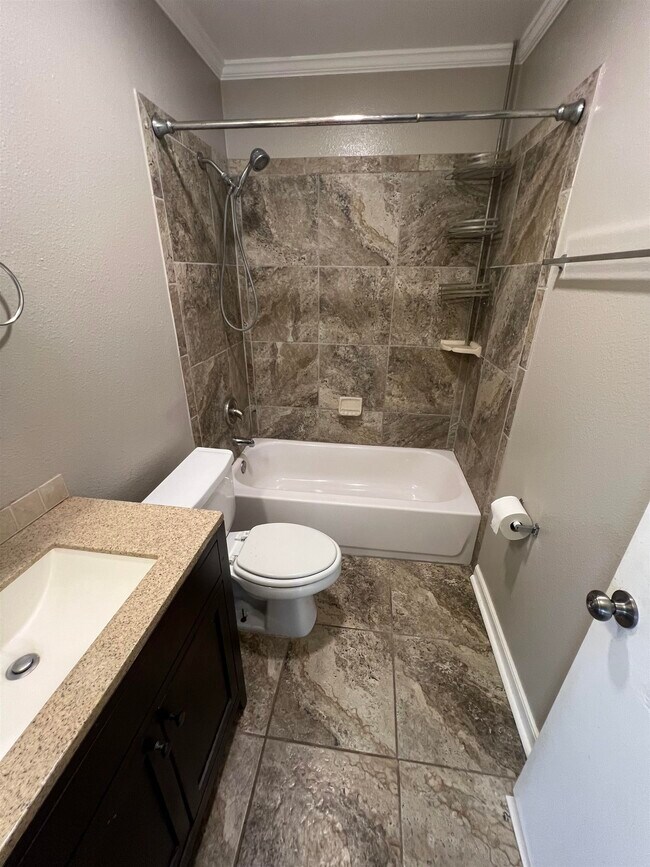 Building Photo - 2262 Foster Dr