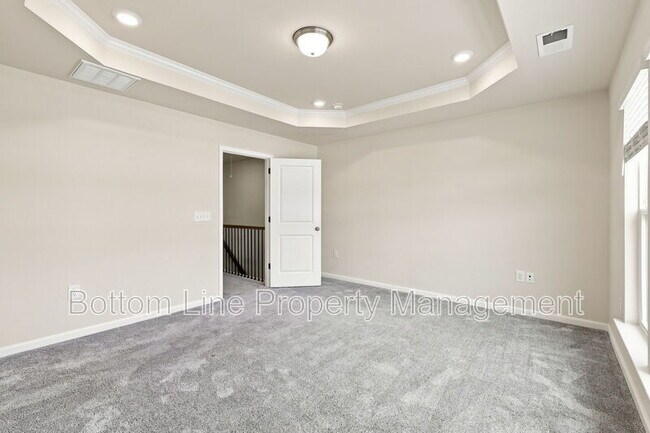 Building Photo - 460 Glen Clova Dr