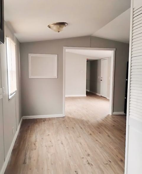 Building Photo - 154 Rainbow Dr