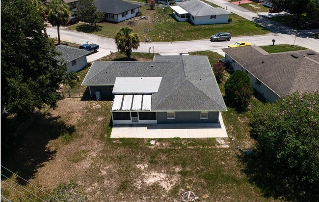 Building Photo - 3 Oak Ridge Rd