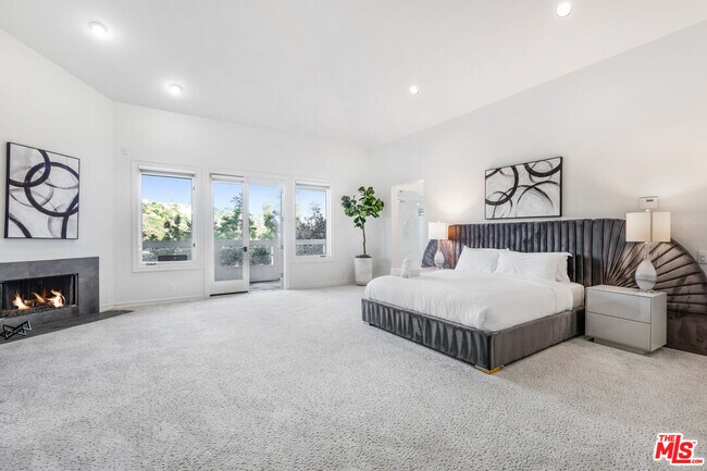 Building Photo - 11037 Anzio Rd