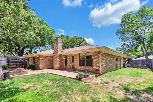 Building Photo - 2717 Meadow Green