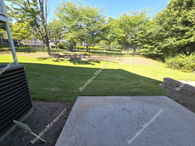 Building Photo - 250 Amal Dr SW