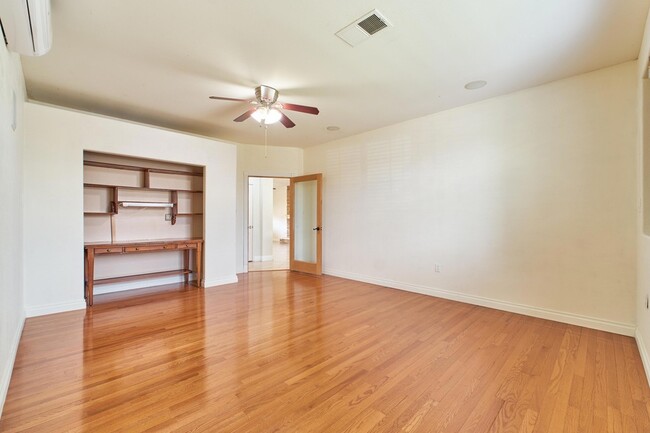 Building Photo - 82950 Vincent Dr