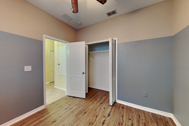 Building Photo - 11020 Whittney Chase Dr