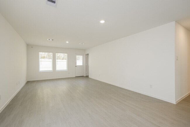 Building Photo - 13495 Bay Springs Dr