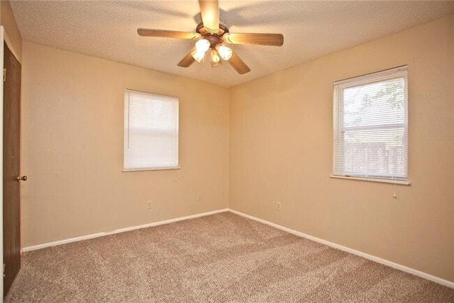 Building Photo - 311 Willow Ave