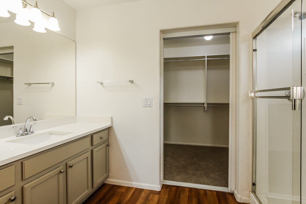 Building Photo - 2348 W White Feather Ln