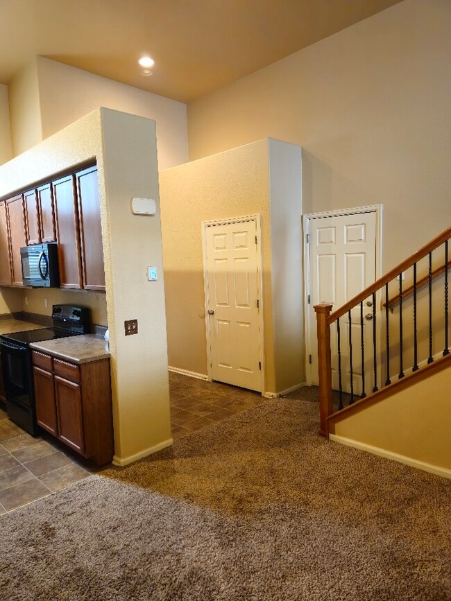 Building Photo - 2013 Squawbush Ridge Grv