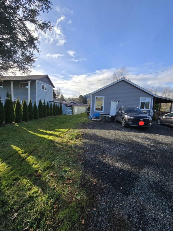 Building Photo - 757 Main Ave