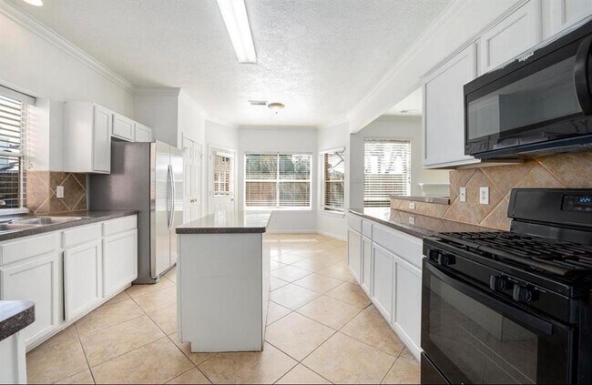 Building Photo - 17811 Scrub Oak Dr