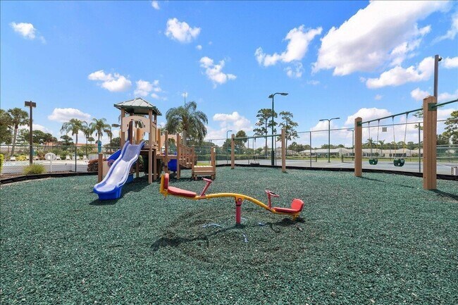 Building Photo - 400 Crosswinds Dr