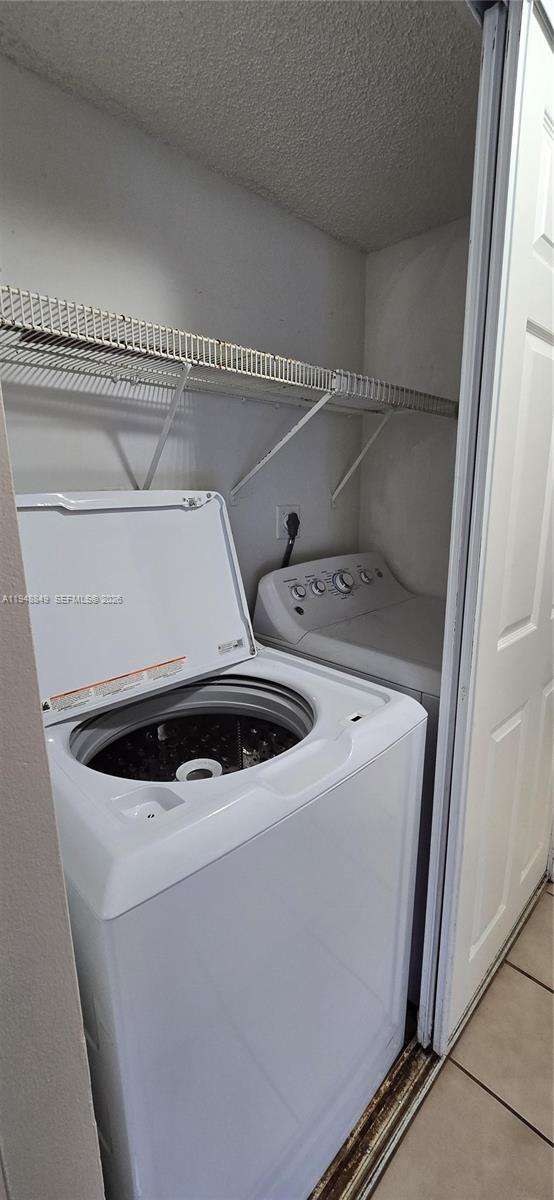 Building Photo - 251 Palm Cir W