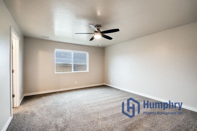 Building Photo - Beautiful home in South East Boise