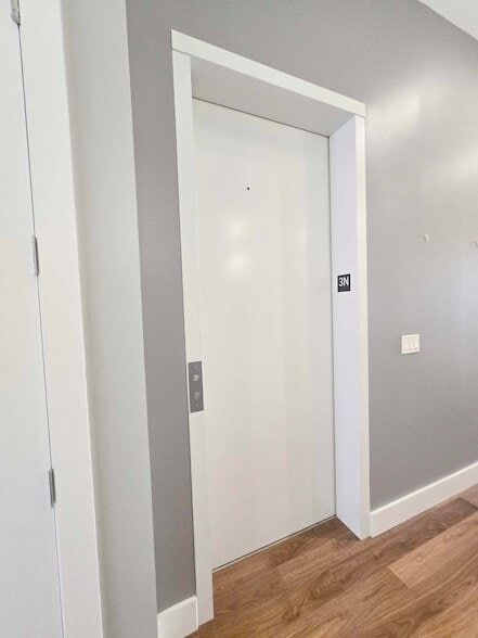 Building Photo - 1100 W Adams St