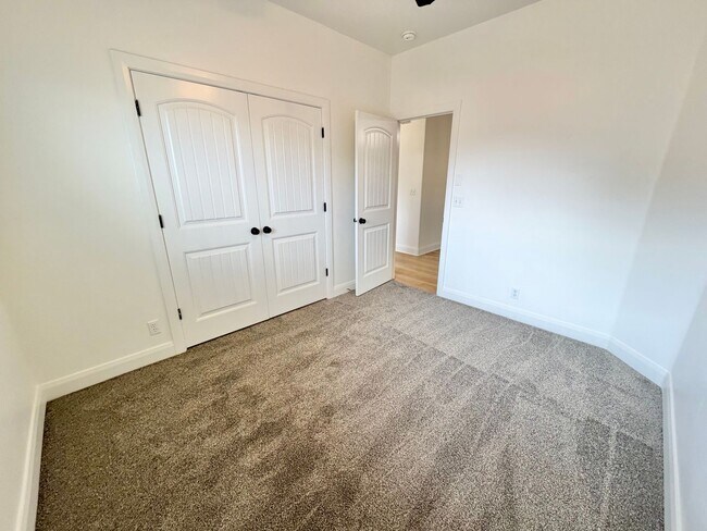 Building Photo - 2254 S 240 W