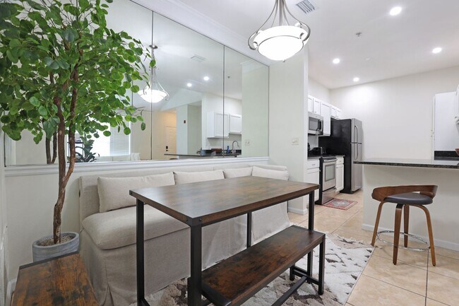 Building Photo - Bradenton 3BR/2BA – Newly Remodeled, 3rd F...