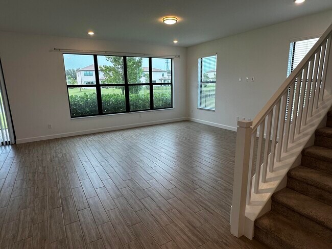Building Photo - 1307 Whitcombe Dr